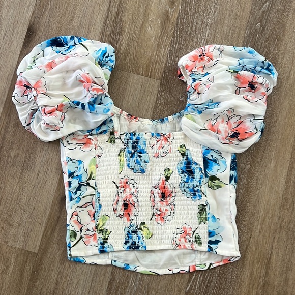 Abercrombie & Fitch Floral Cropped Top Size Small NWT - Picture 7 of 7